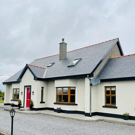 לינה וארוחת בוקר Lisalway Country Castlerea