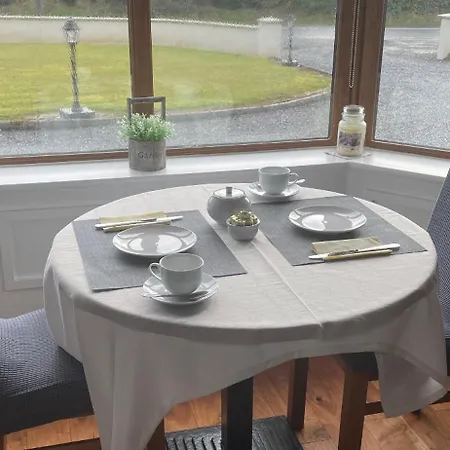 לינה וארוחת בוקר Lisalway Country Castlerea