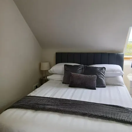 Oda ve Kahvaltı Lisalway Country Castlerea